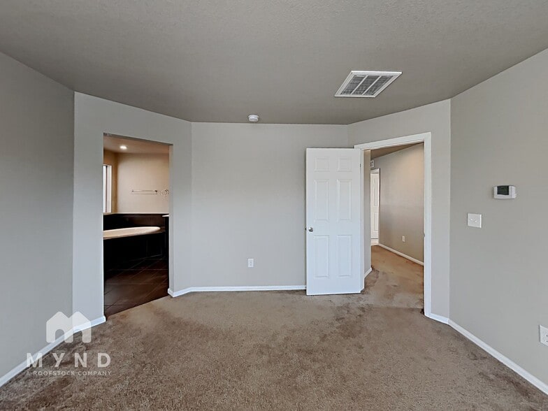 Building Photo - 15955 E Otero Cir