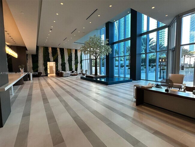 Building Photo - 851 NE 1st Ave