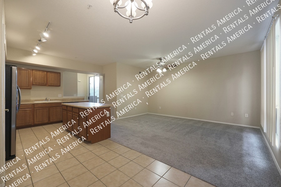 Building Photo - 18250 N Cave Creek Rd
