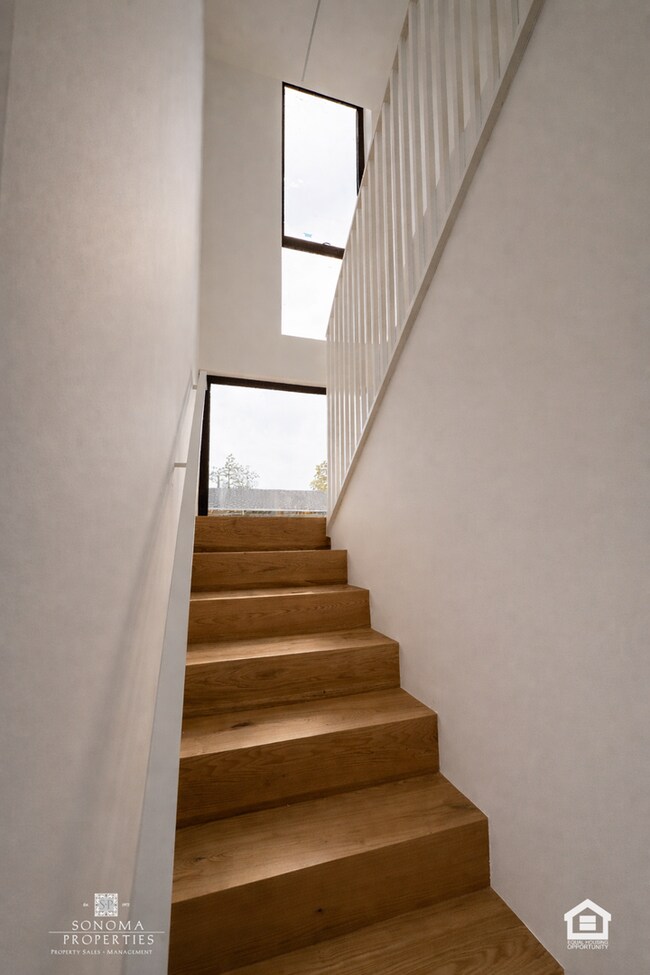 Building Photo - 1207-1209 Broadway