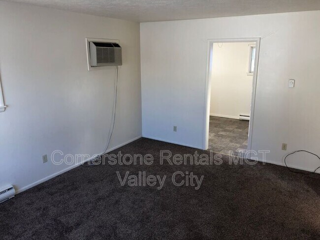 Building Photo - 815 3rd St SW