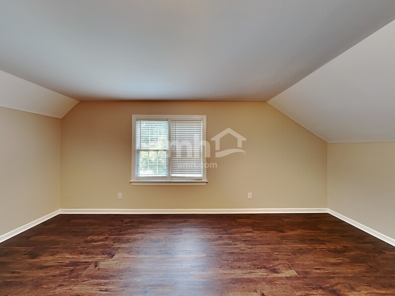 Building Photo - 5702 Myakka Ct