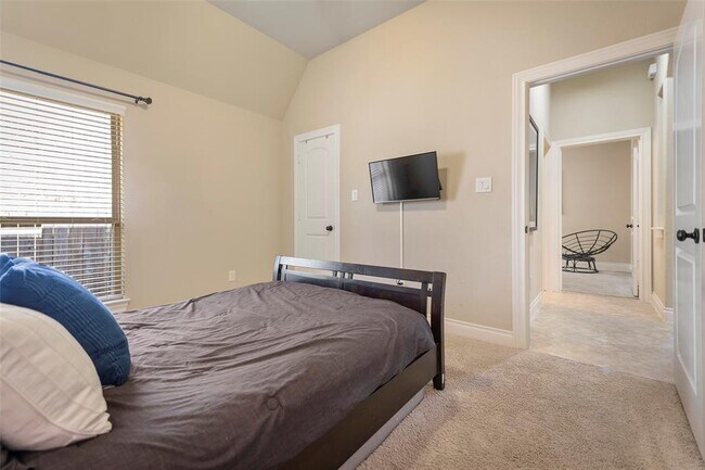 Building Photo - 27930 Colonial Point Dr