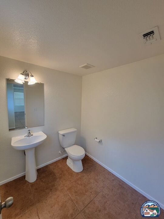 Building Photo - 642 Brewer Rd