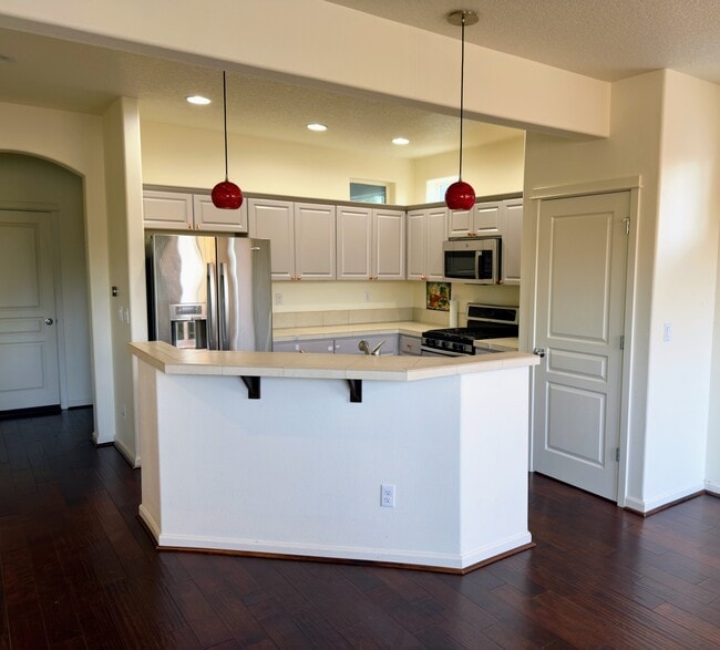 Building Photo - 20893 SW Edgemont St