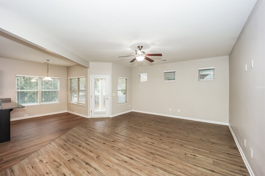 Building Photo - 115 Preserve Dr