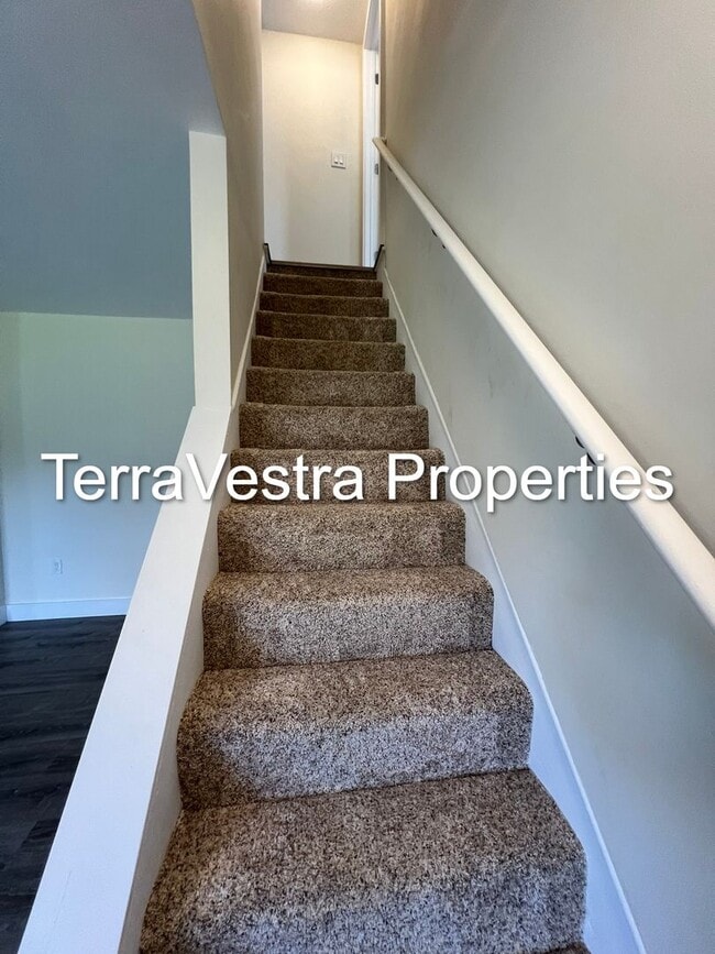 Building Photo - 4 Bed / 2 Full Bath in Millville!