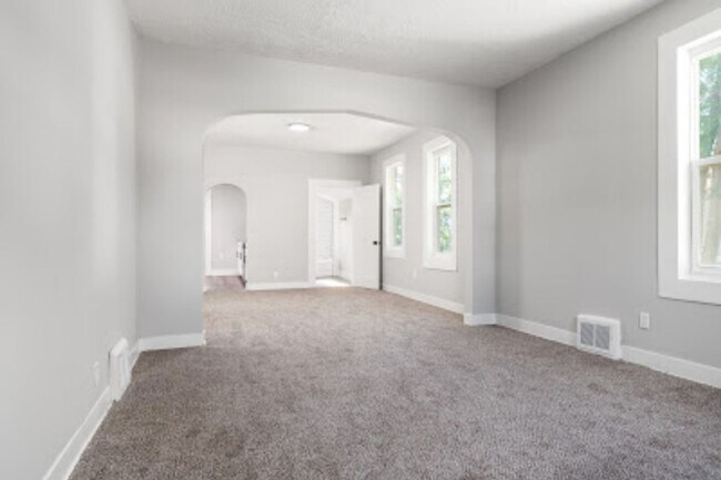 Building Photo - 5411 N 24th St