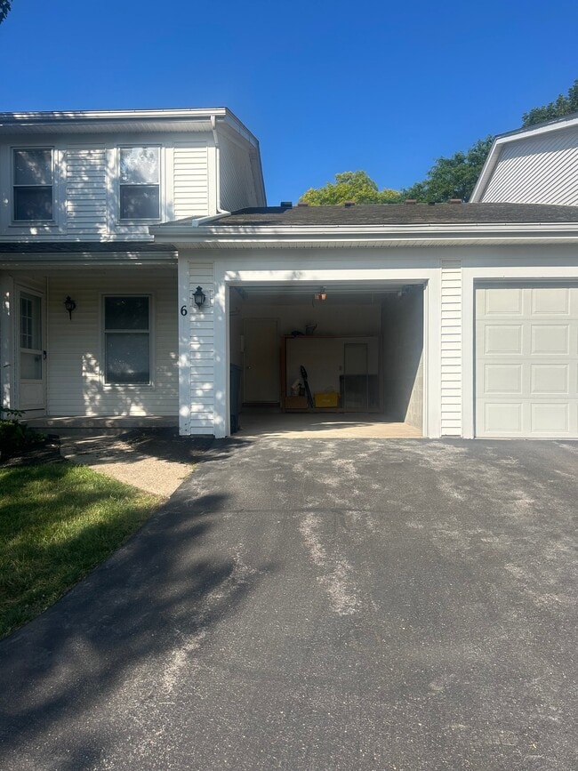 Building Photo - 6 Talbot Dr
