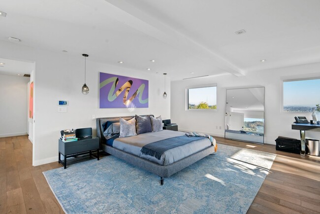 Building Photo - Prestigious Hollywood Hills Home for Rent