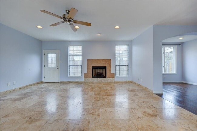 Building Photo - 809 Castle Ridge Rd