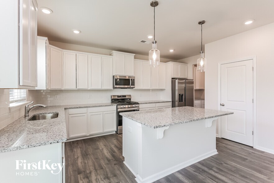 Building Photo - 1303 Eagledale Pl