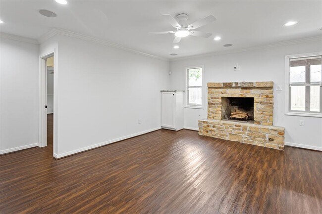 Building Photo - 4414 Belle Glade Dr
