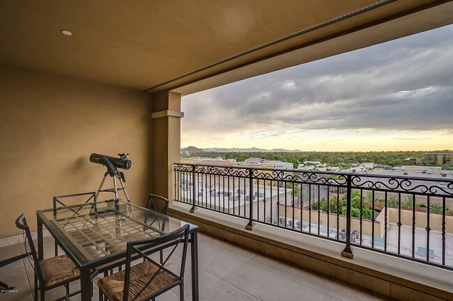 Building Photo - 7175 E Camelback Rd