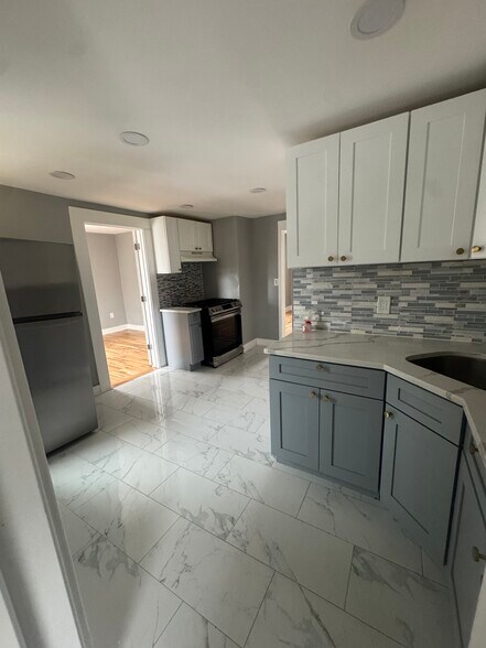 Building Photo - 478 Shelton Ave