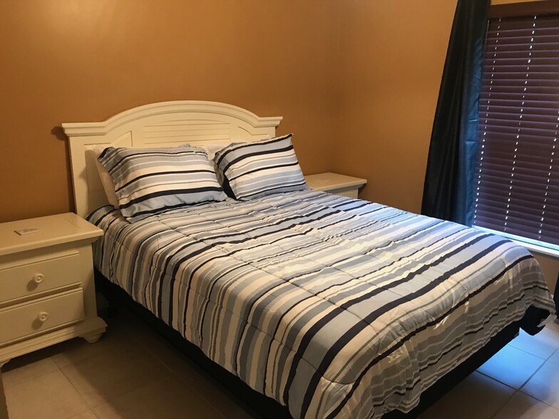 2nd bedroom - 1473 NE 48th St