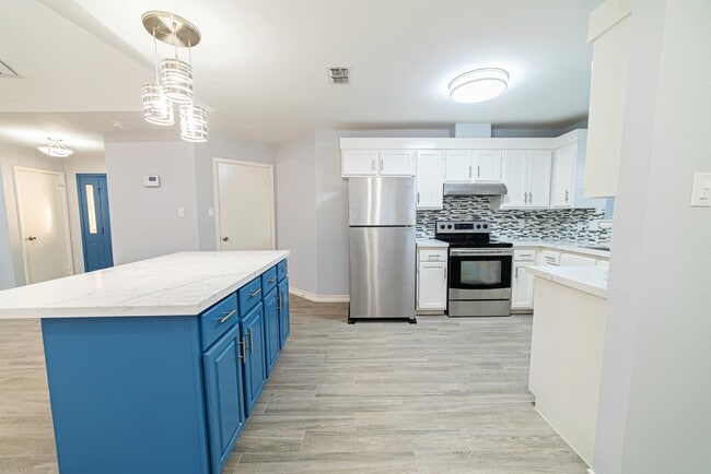 Building Photo - 8655 Northridge Loop