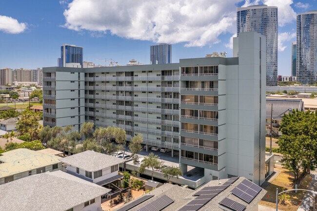 Building Photo - Elms Condominium