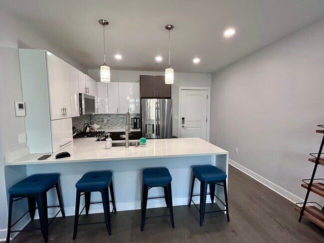 Building Photo - 2 Cliveden St