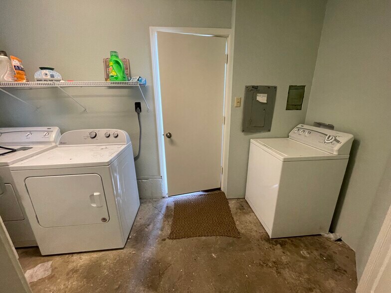 shared laundry - 419 S Garden St