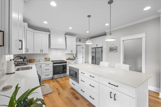 Building Photo - Beautiful Home for Rent in Chestnut Cove