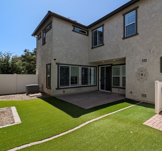 Building Photo - 3 Bedroom Home in the Mulberry Community Near S Signal Butte Rd and E Guadalupe Rd!