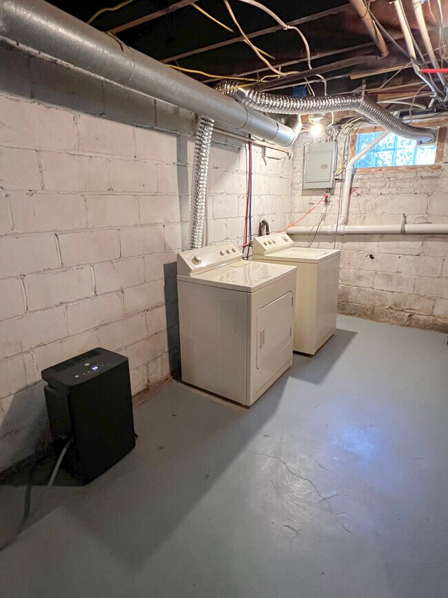 Building Photo - 4813 N College Ave