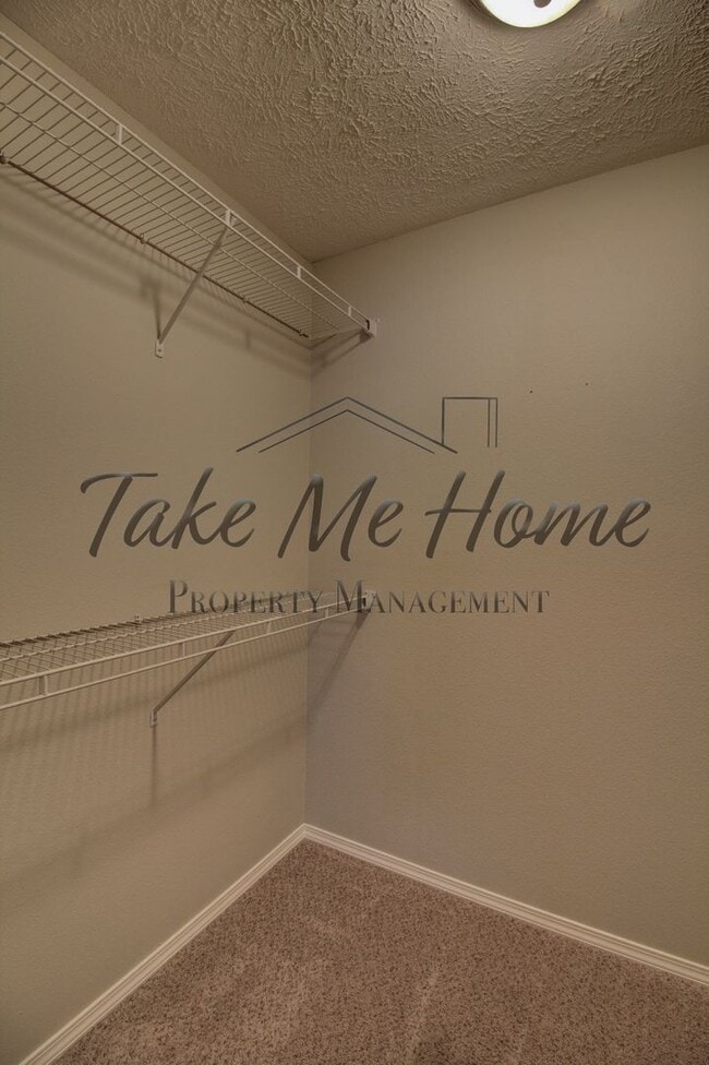 Building Photo - The Home You’ve Been Waiting For- 4 Bedrooms, 3-Car Garage, Great Location