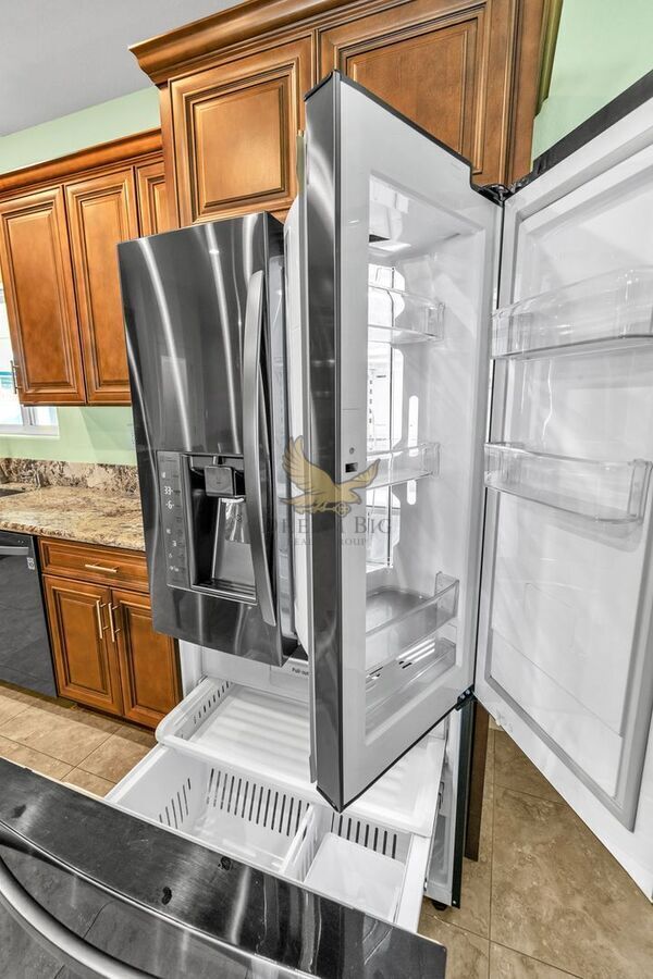 Building Photo - 4615 E St Louis Ave