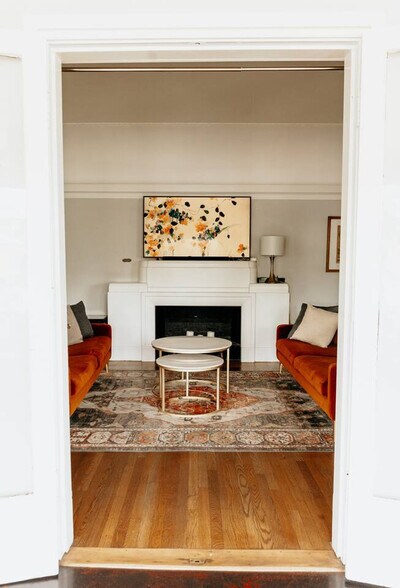 Building Photo - 133 East Mistletoe-SI ID1638171P
