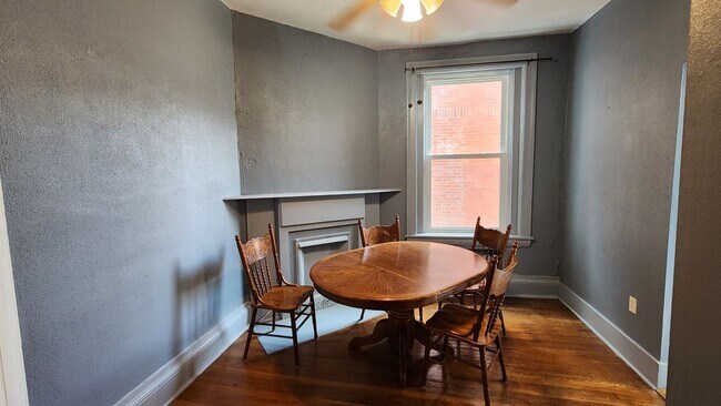 Building Photo - 260 Gross St