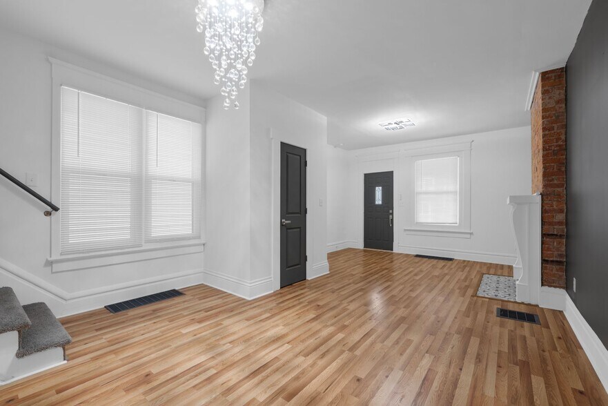 Building Photo - 106 Dana Ave