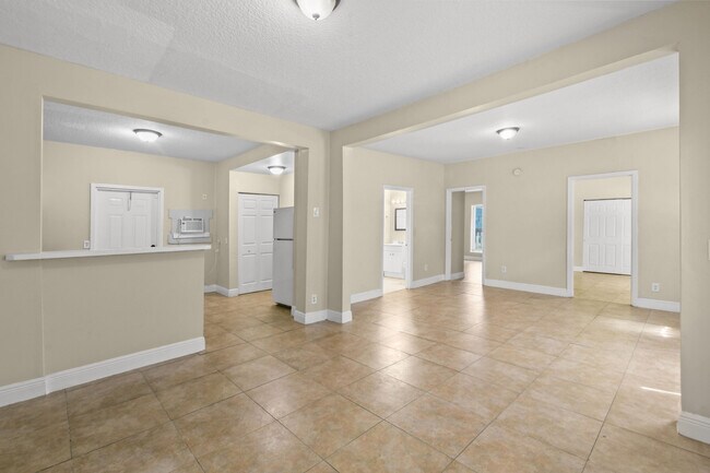 Building Photo - 3721 Henry Ave