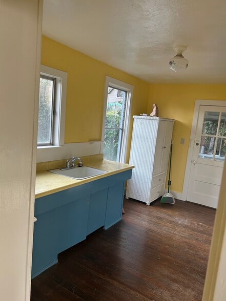 Building Photo - 7316 Bodega Ave