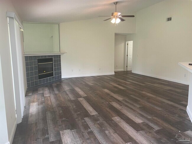 Building Photo - 1797 Cedrus Ln