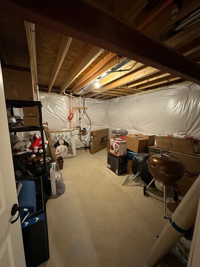 Building Photo - 2437 Baileys Pond Rd