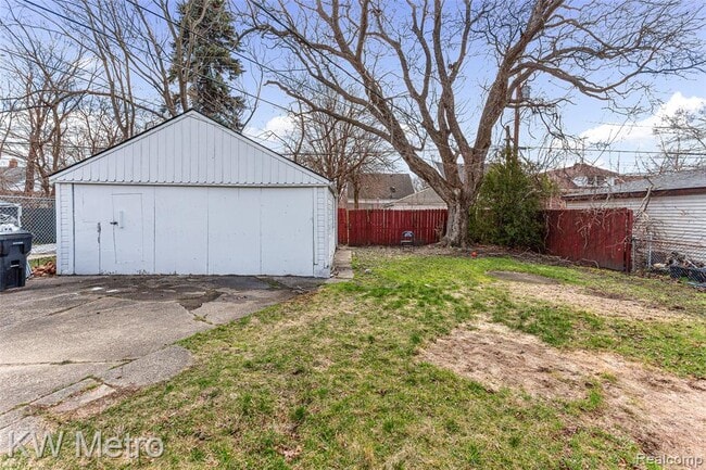 Building Photo - 8272 Outer Dr E