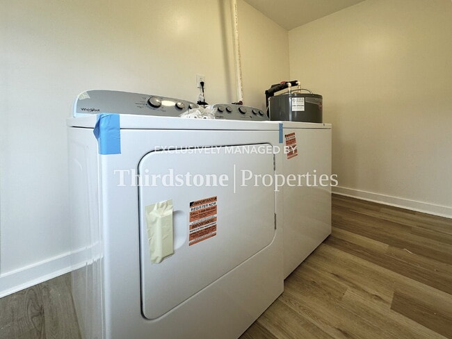 Building Photo - 1178 Murray Dr