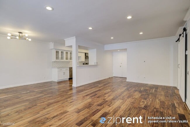 Building Photo - 1 br, 2 bath Condo - 7260 Hillside Avenue,...