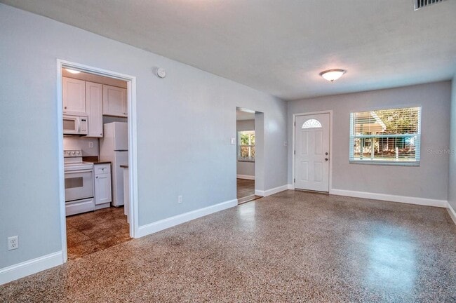 Building Photo - 4104 W Lawn Ave