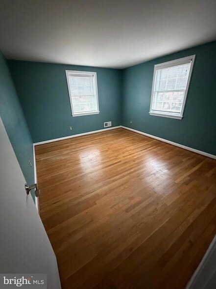 Building Photo - 7000 Old Cabin Ln