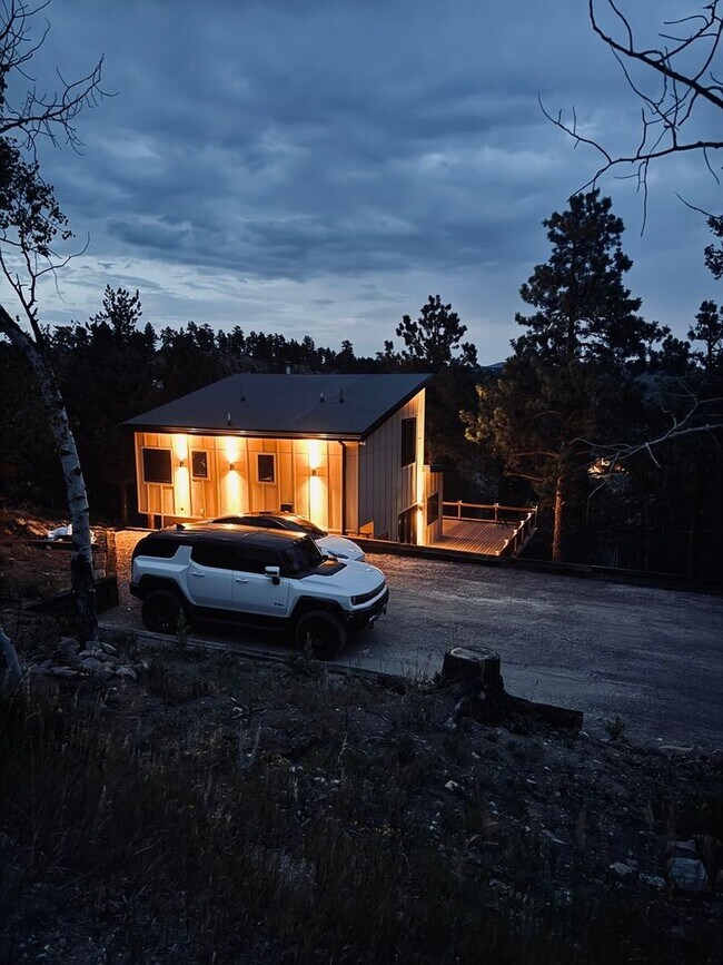 Building Photo - Charming 1BR House in Bailey