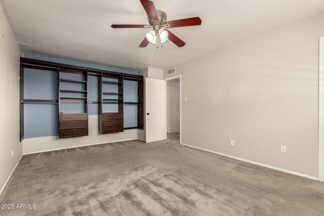 Building Photo - 230 E Strahan Dr