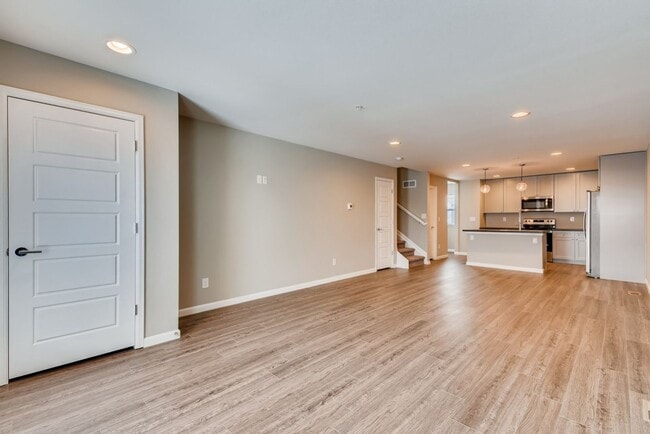 Building Photo - 3 Bedroom Townhomes For Rent