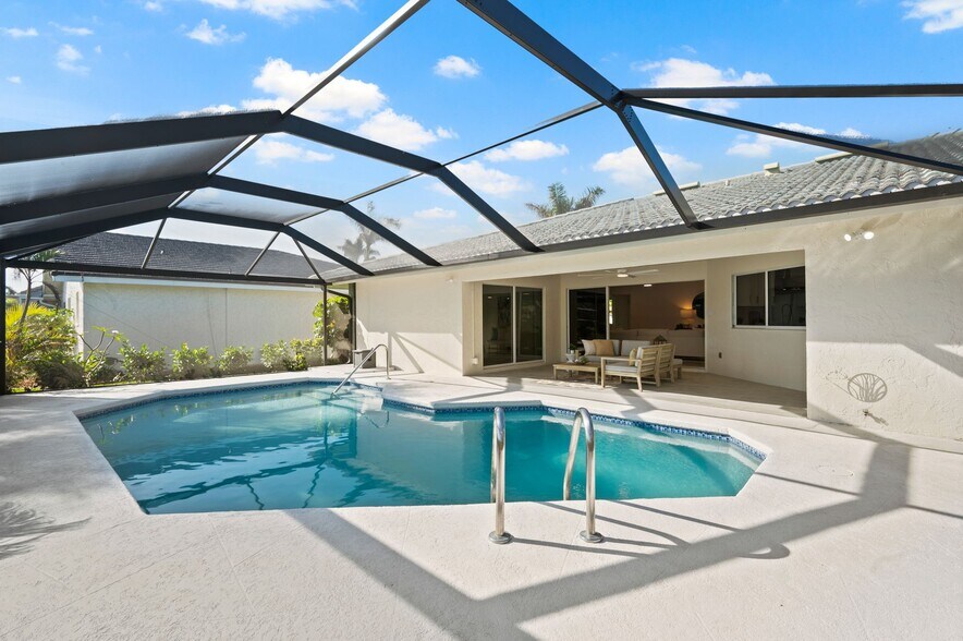 Building Photo - 210 Divinci Dr