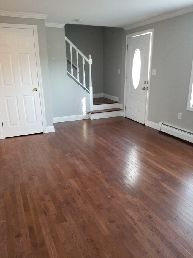 Building Photo - 370 High St