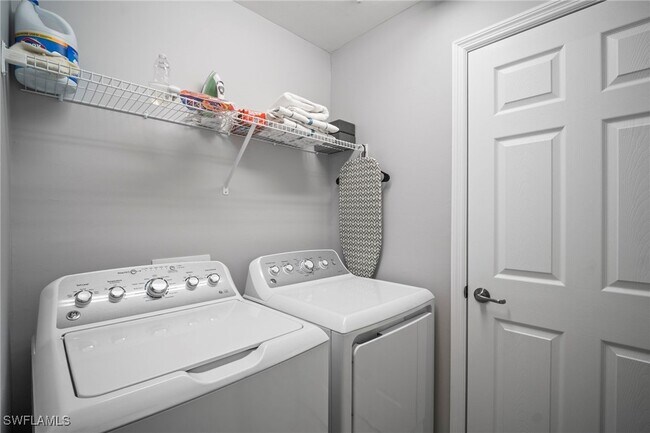 Building Photo - 15919 Grassland Ln