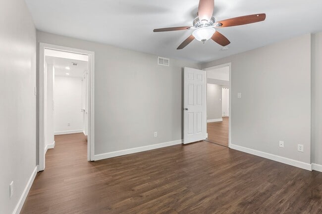 Building Photo - Beautiful 3-Bed, 3-Bath Home in Excellent ...
