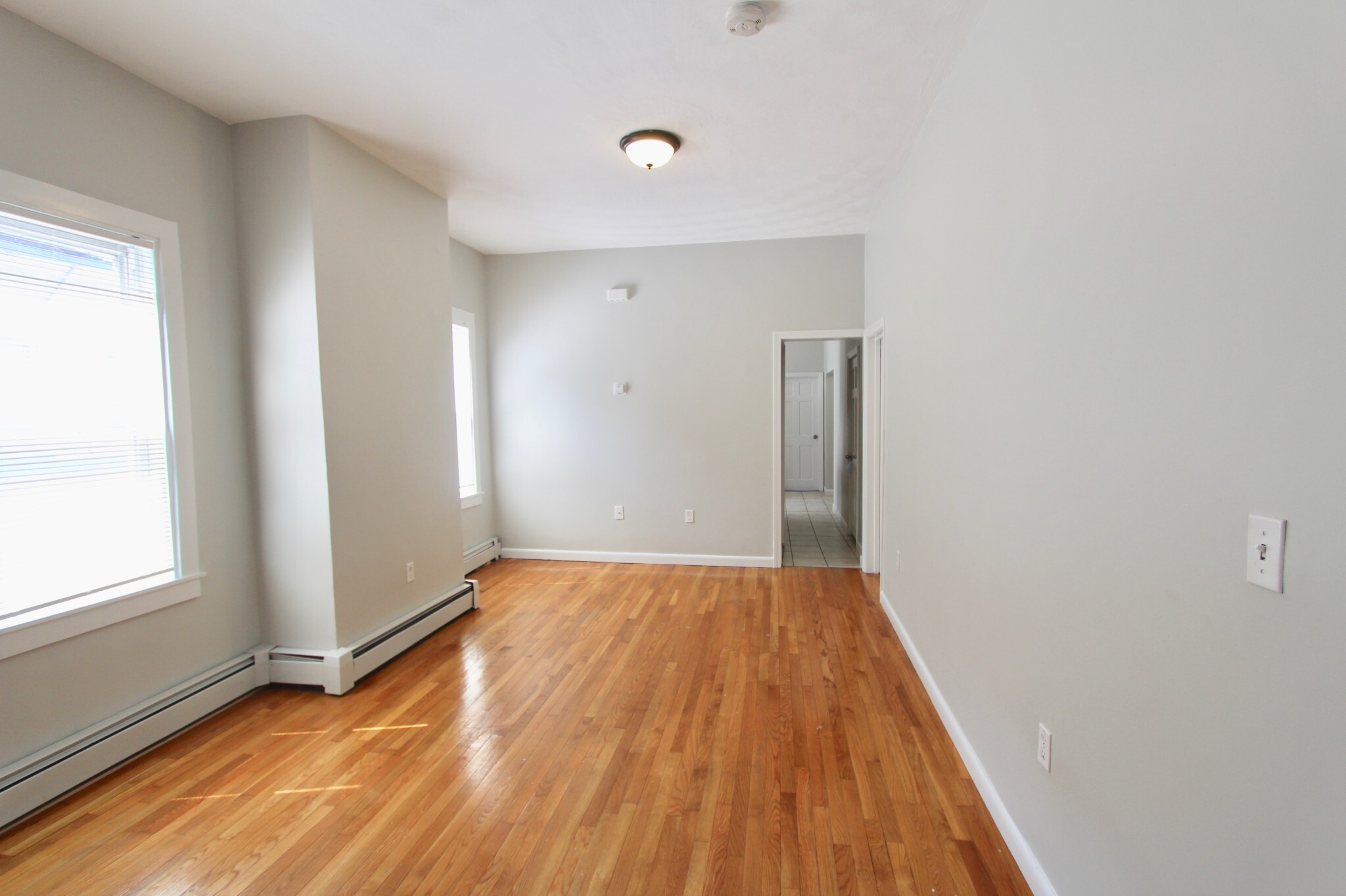 Building Photo - 154 Bennington St
