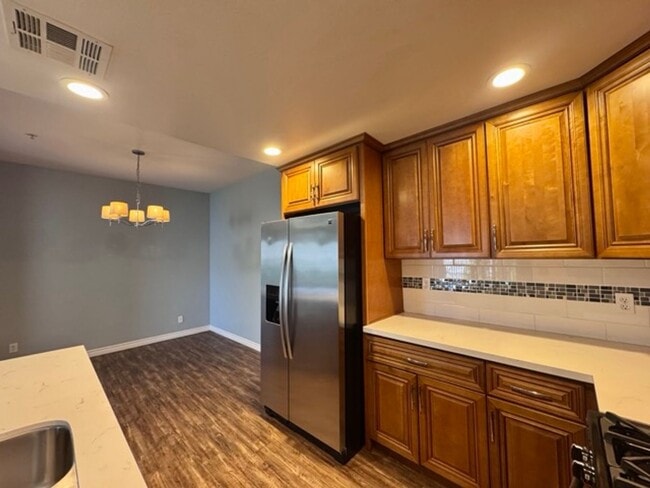 Building Photo - Upgraded 1BD/1BA Condo in Gated Temecula C...